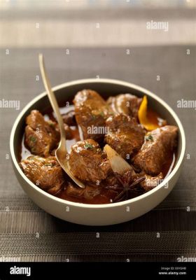  Zhongwei Donkey Meat Stew: Een Verleiding van Kruidige Geuren en Romige Textuur!